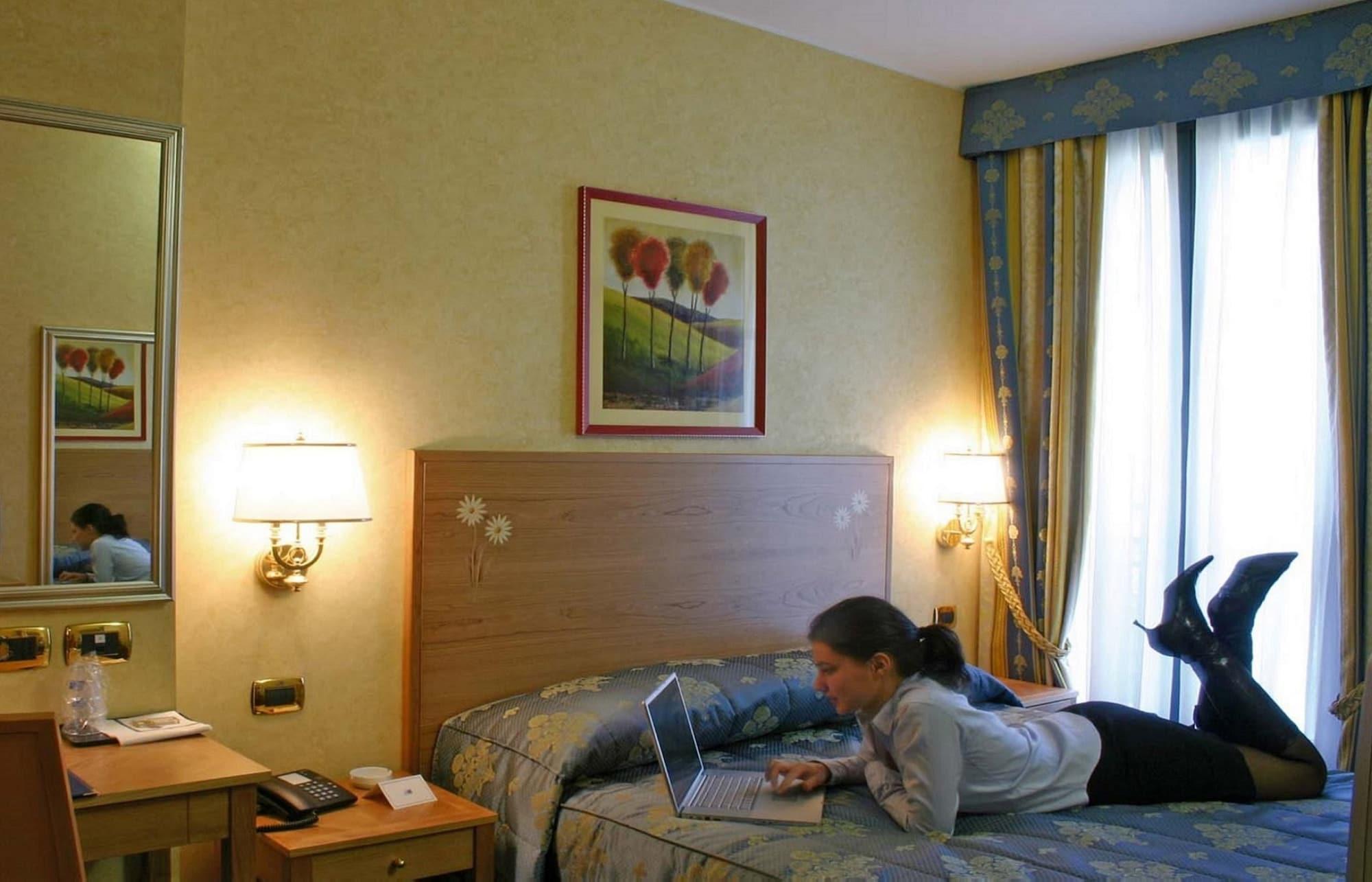 Boutique Hotel Dieci Милано Екстериор снимка