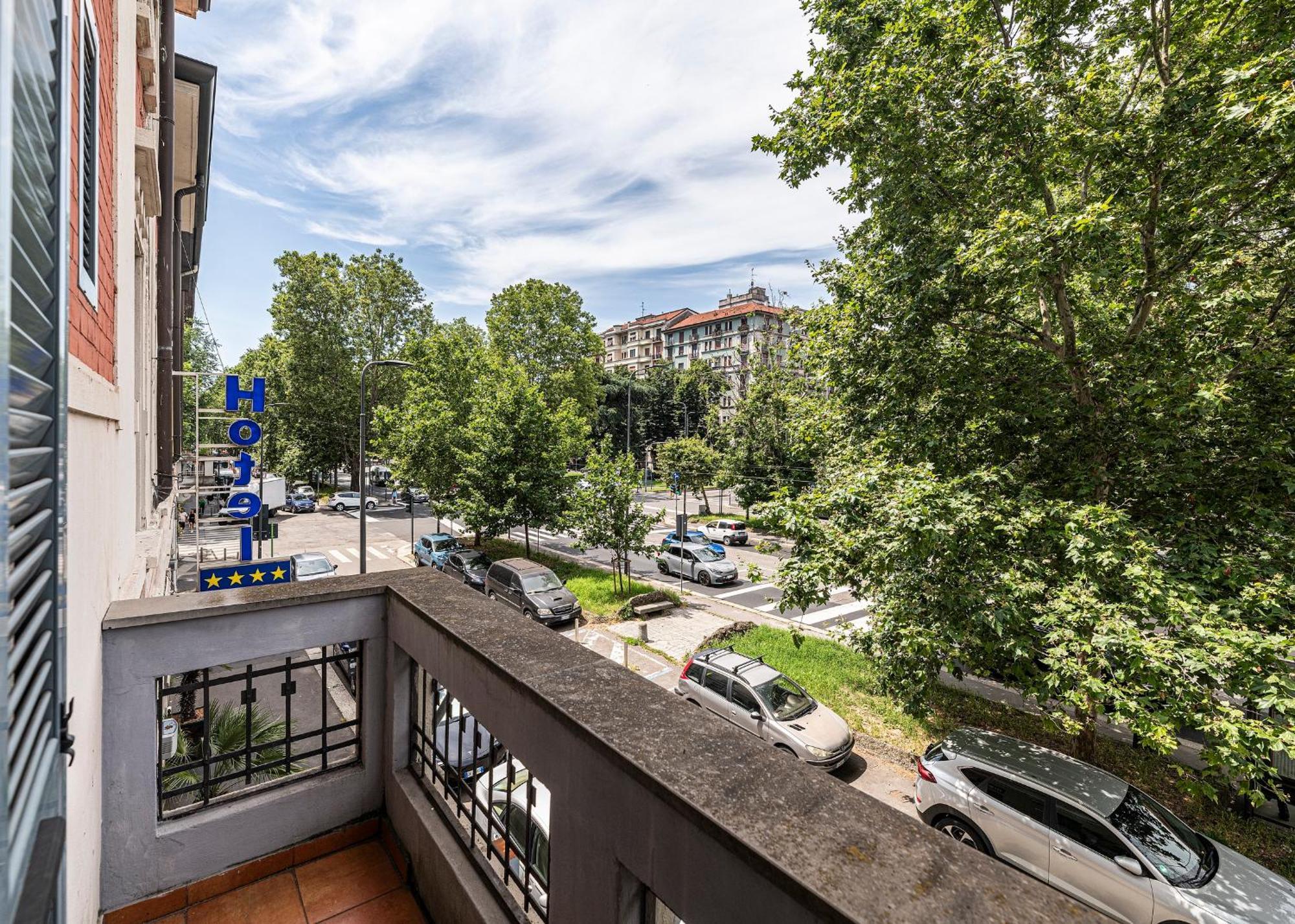 Boutique Hotel Dieci Милано Екстериор снимка